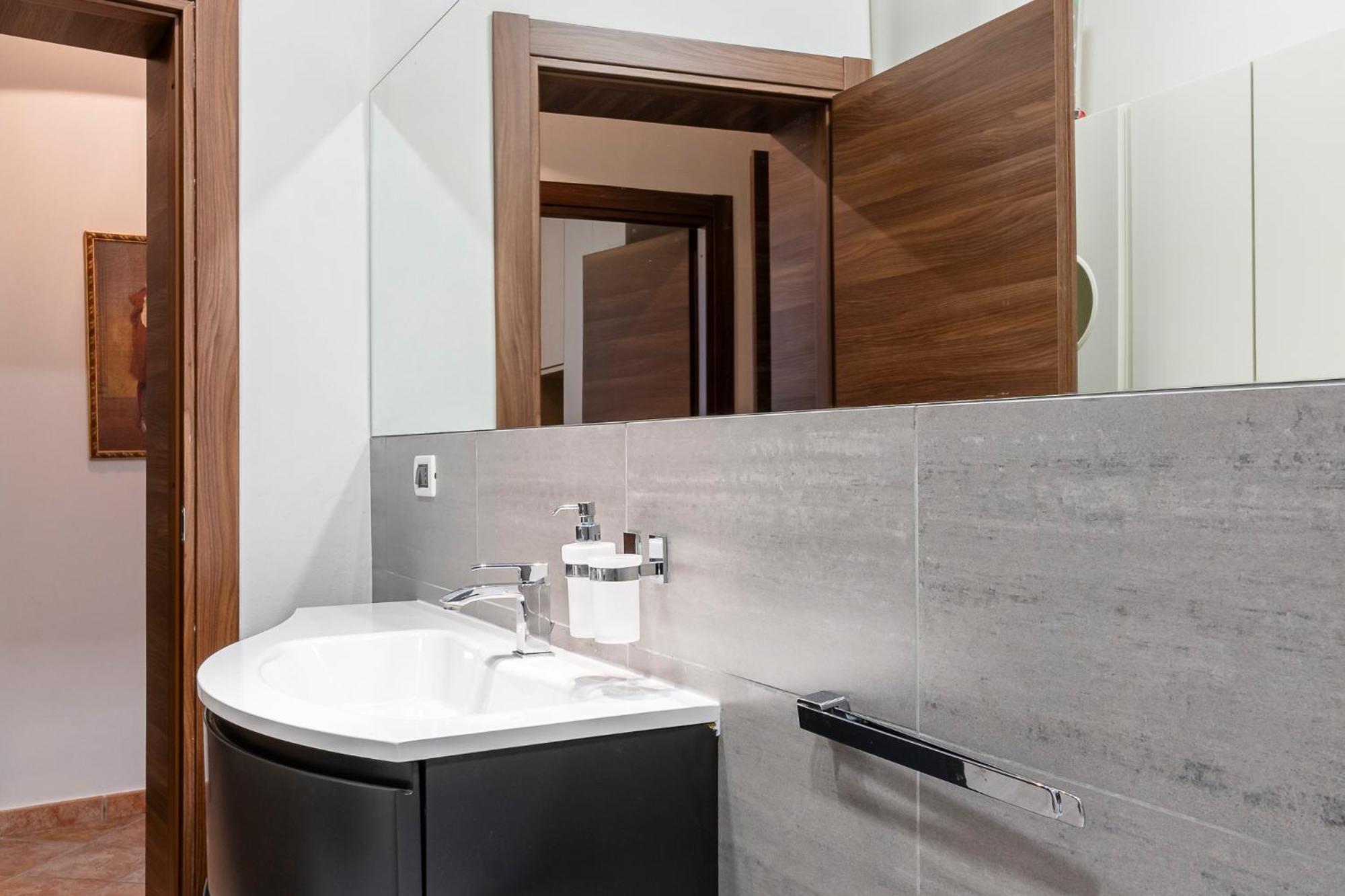 Bagni Pancaldi Sea View Apartment! Ливорно Екстериор снимка